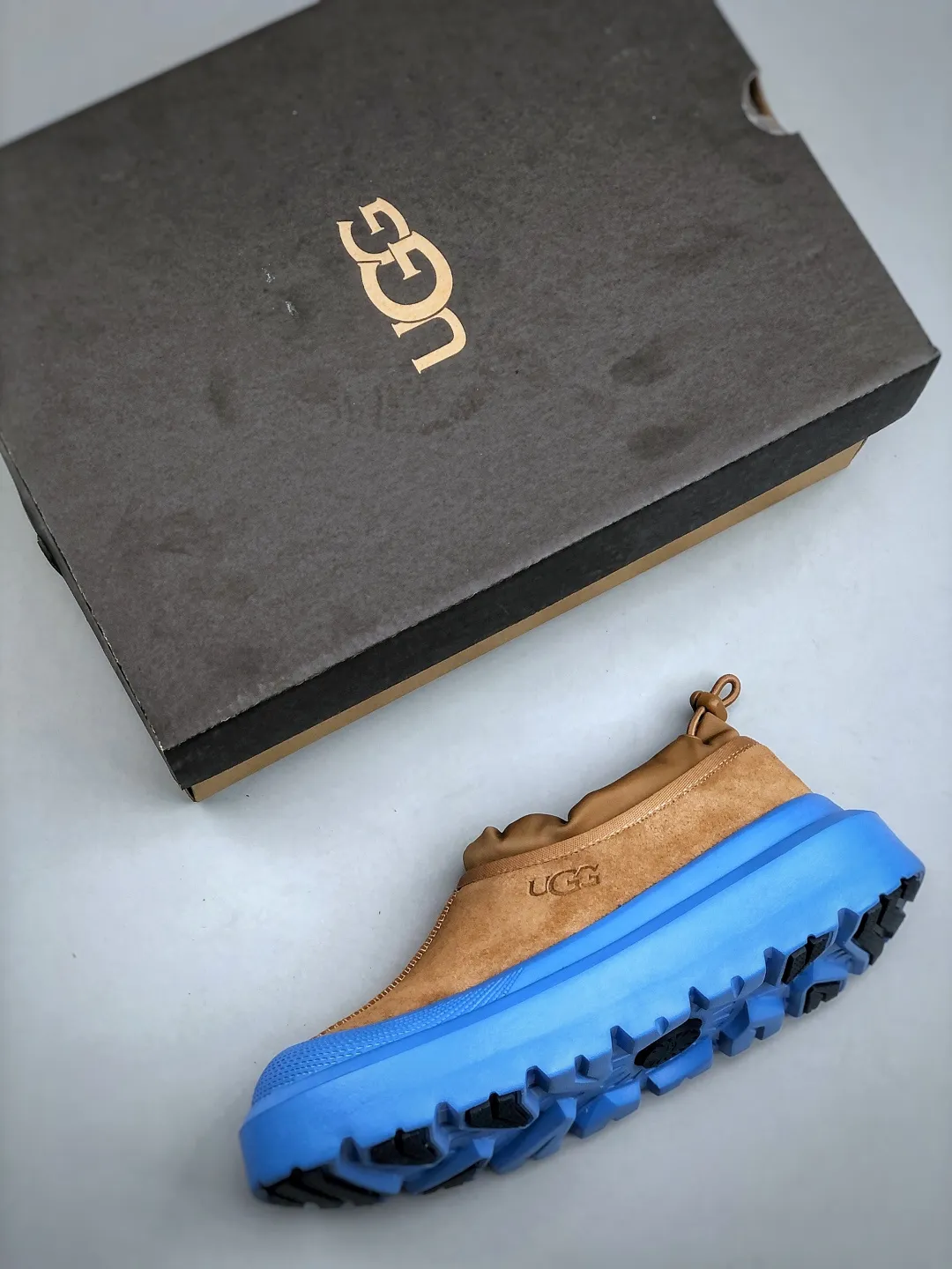 Local self-pickup 💰560 supports store delivery. Same style as Wang Yibo, the latest official revision and new style! The platform is exclusively for foreign trade UGG Tasman GTX winter neutral small potato snow shoes 1172790 Produced by the ten-year-old brand shoemaking factory production line. Pay attention to every detail. Longfeng A-grade genuine sheep fur is integrated. Created in full compliance with the ZP process. Size: 37-45